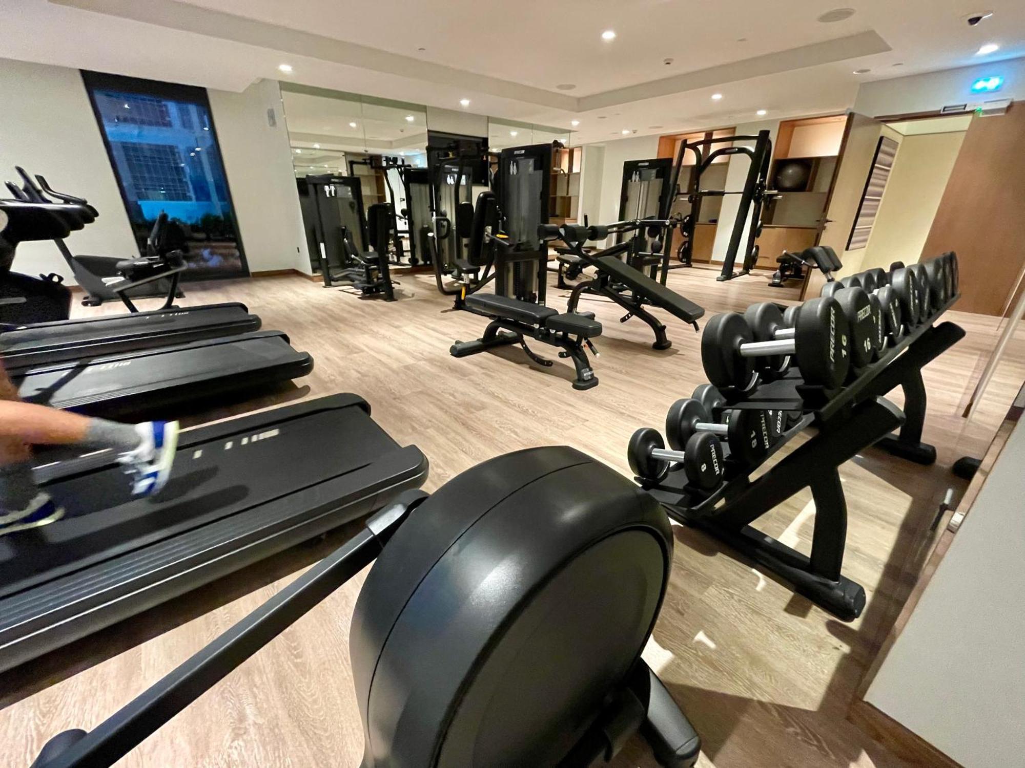 Chic Lux 2Br I High Floor L By Burj Khalifa & Dubai Mall I Pool L Gym * Dubai