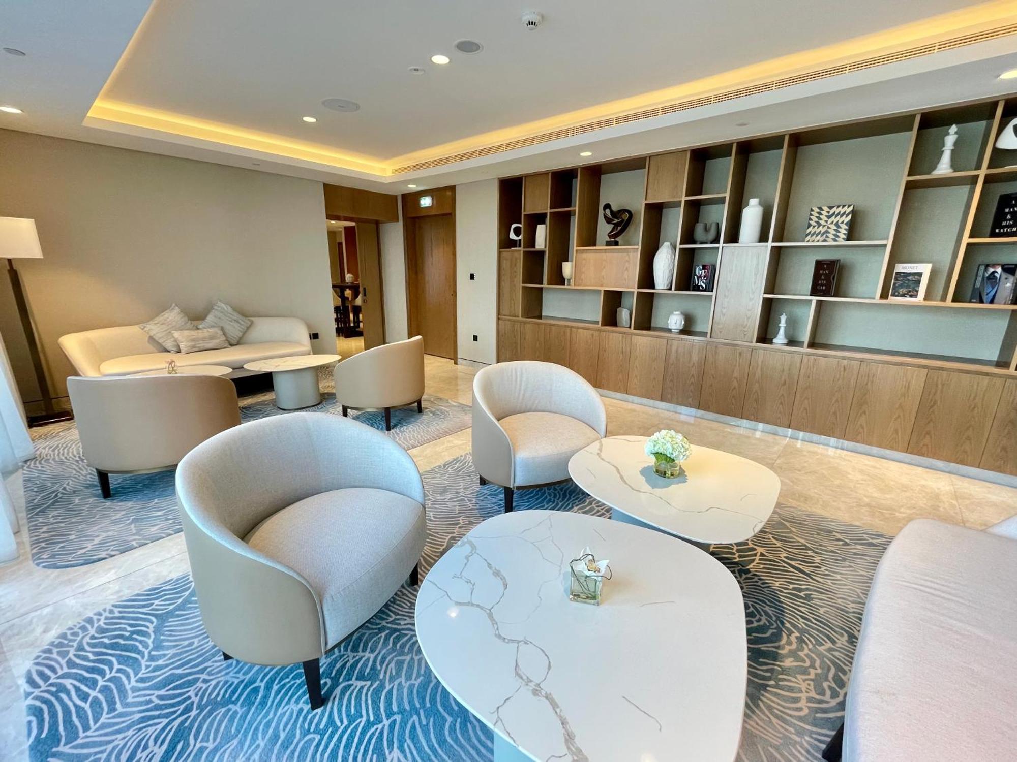 Apartment Chic Lux 2Br I High Floor L By Burj Khalifa & Dubai Mall I Pool L Gym Dubai