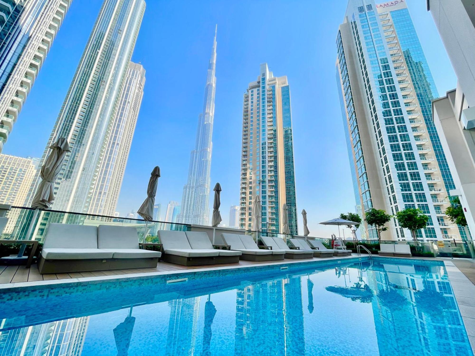 Chic Lux 2Br I High Floor L By Burj Khalifa & Dubai Mall I Pool L Gym * Dubai