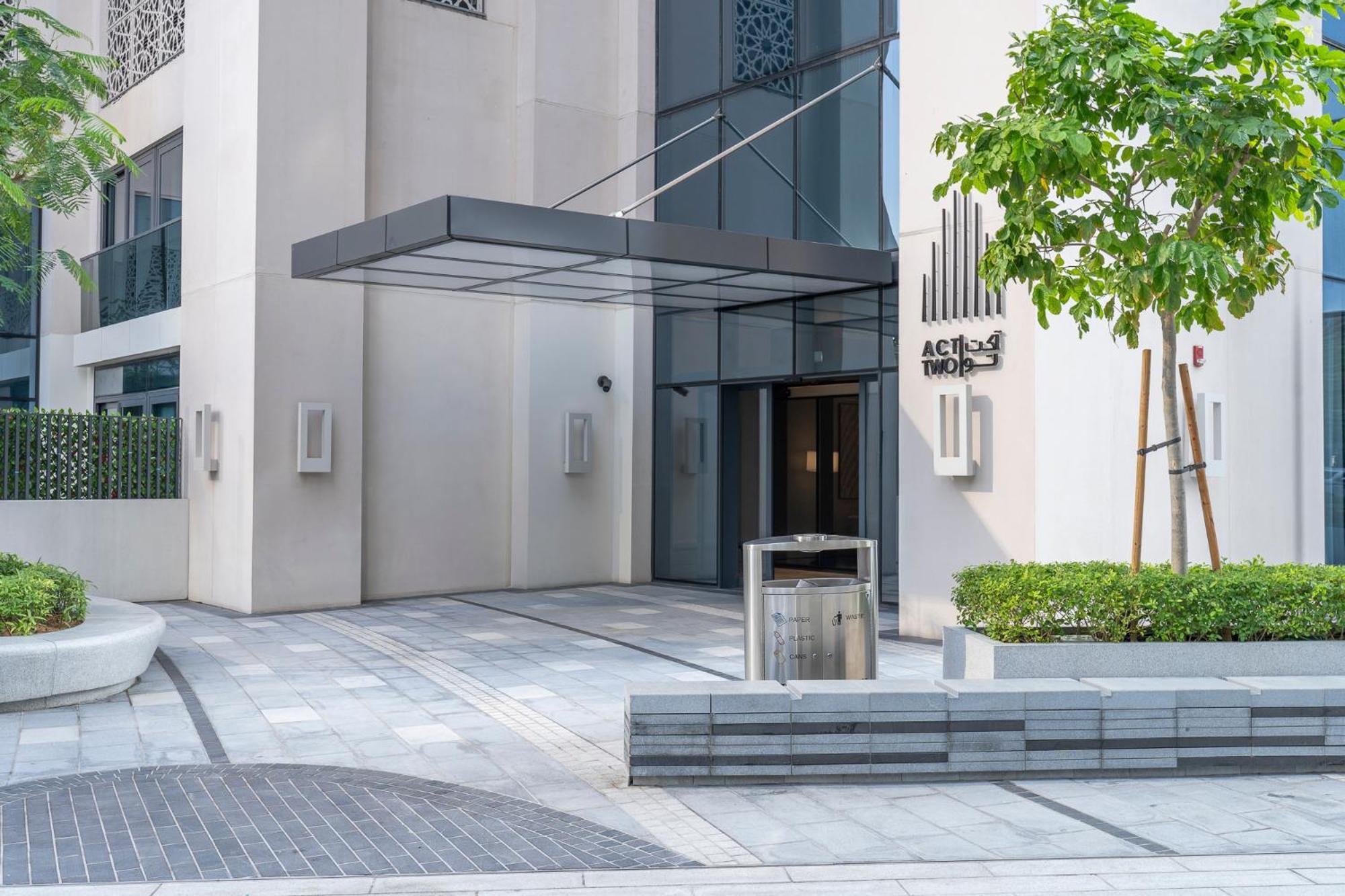 Chic Lux 2Br I High Floor L By Burj Khalifa & Dubai Mall I Pool L Gym *