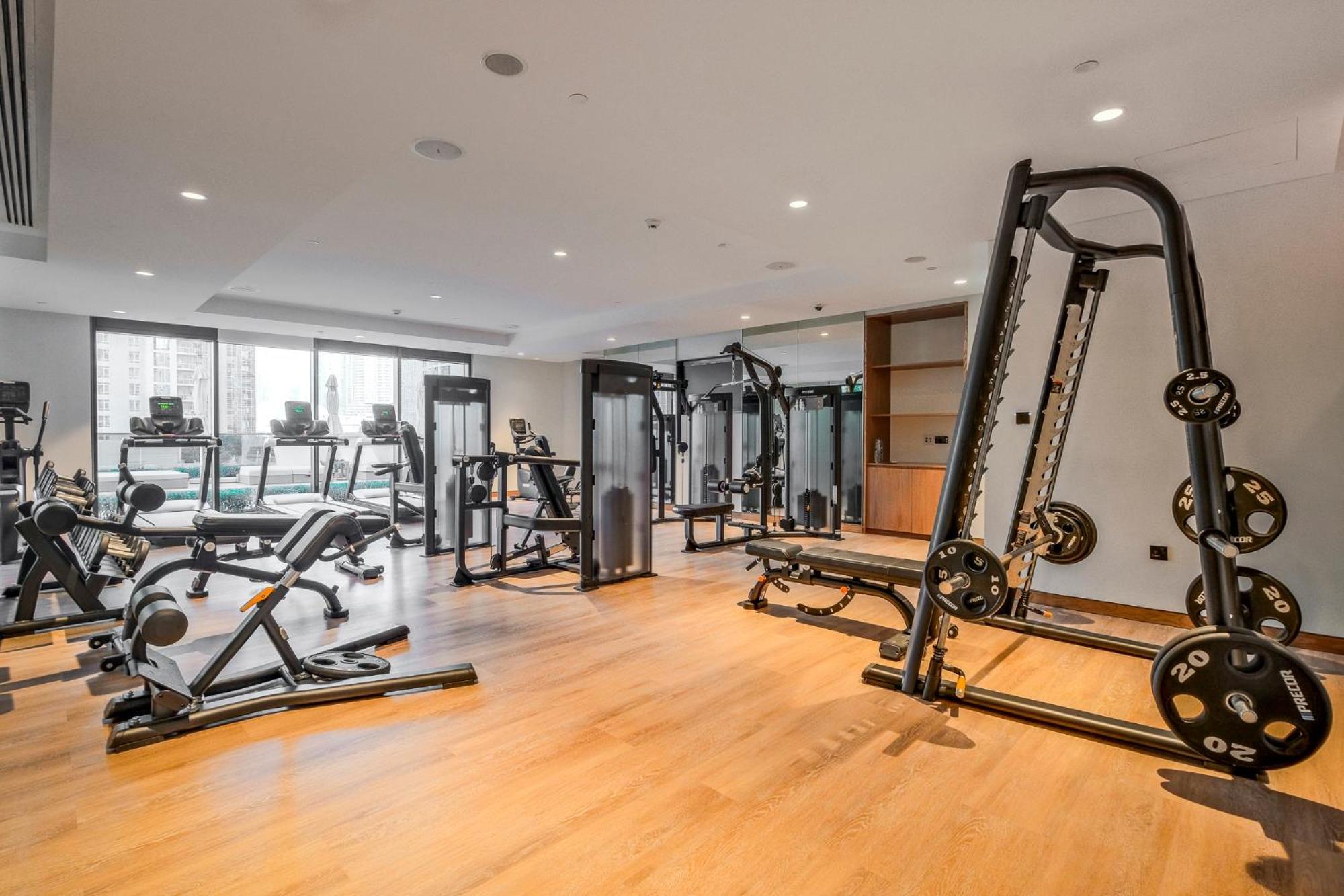 Apartment Chic Lux 2Br I High Floor L By Burj Khalifa & Dubai Mall I Pool L Gym
