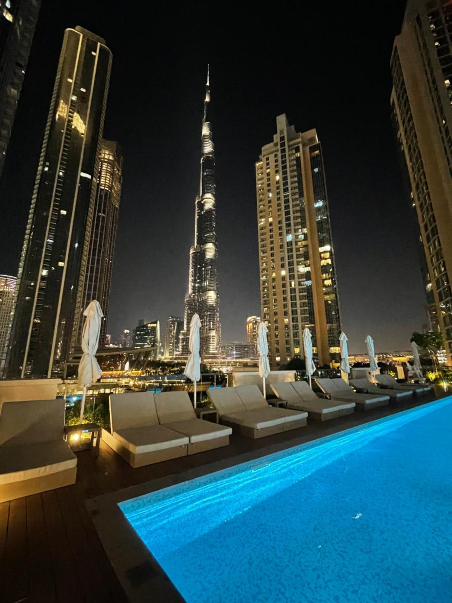 Chic Lux 2Br I High Floor L By Burj Khalifa & Dubai Mall I Pool L Gym Apartment Dubai